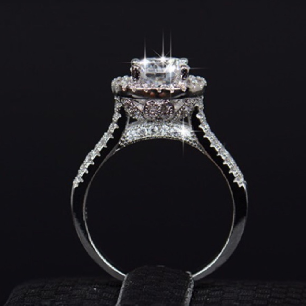 ⬇️ PRICE DROP The Ultimate Engagement Ring - Picture 3 of 5